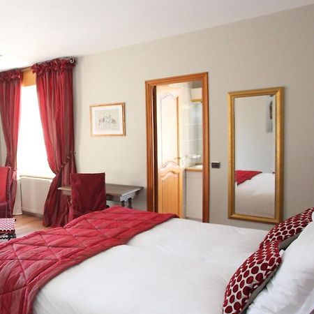 Saint Graal Bed & Breakfast Chamant Ruang foto