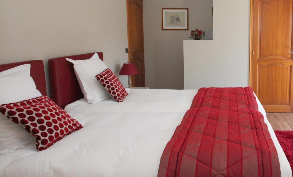 Saint Graal Bed & Breakfast Chamant Ruang foto