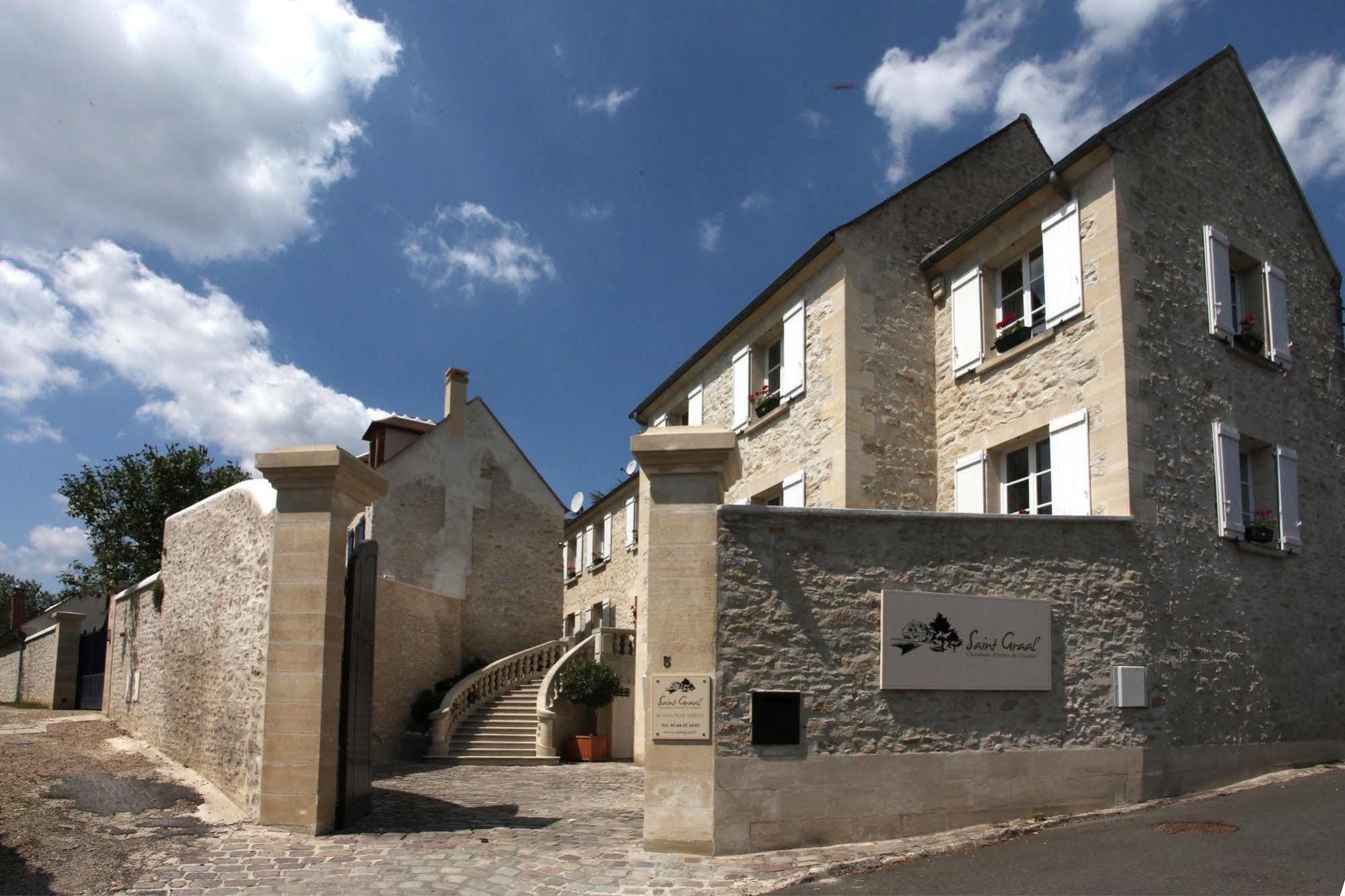 Saint Graal Bed & Breakfast Chamant Bagian luar foto
