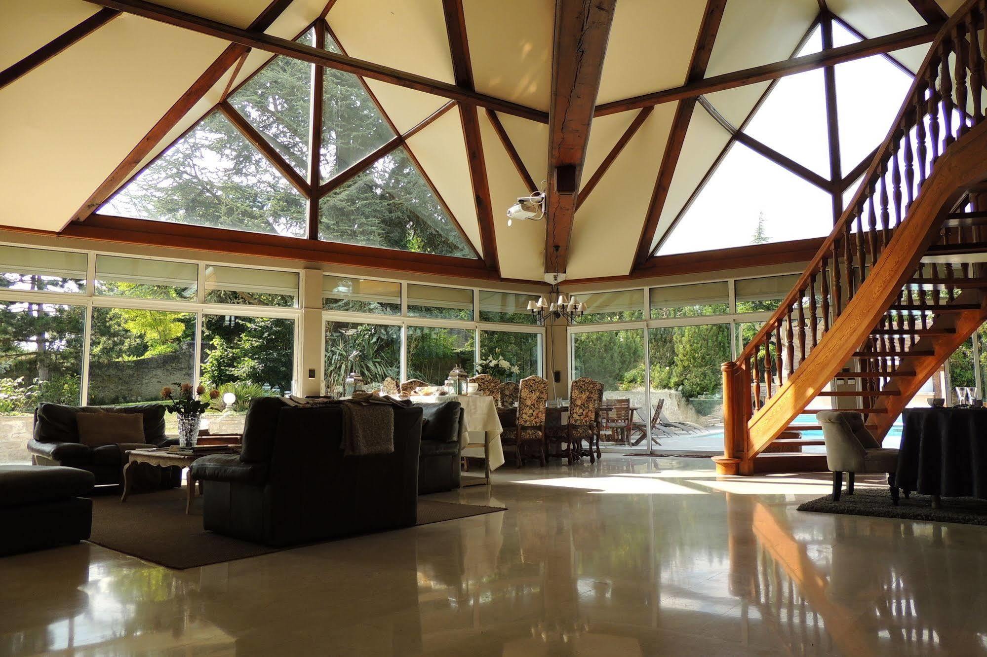 Saint Graal Bed & Breakfast Chamant Bagian luar foto