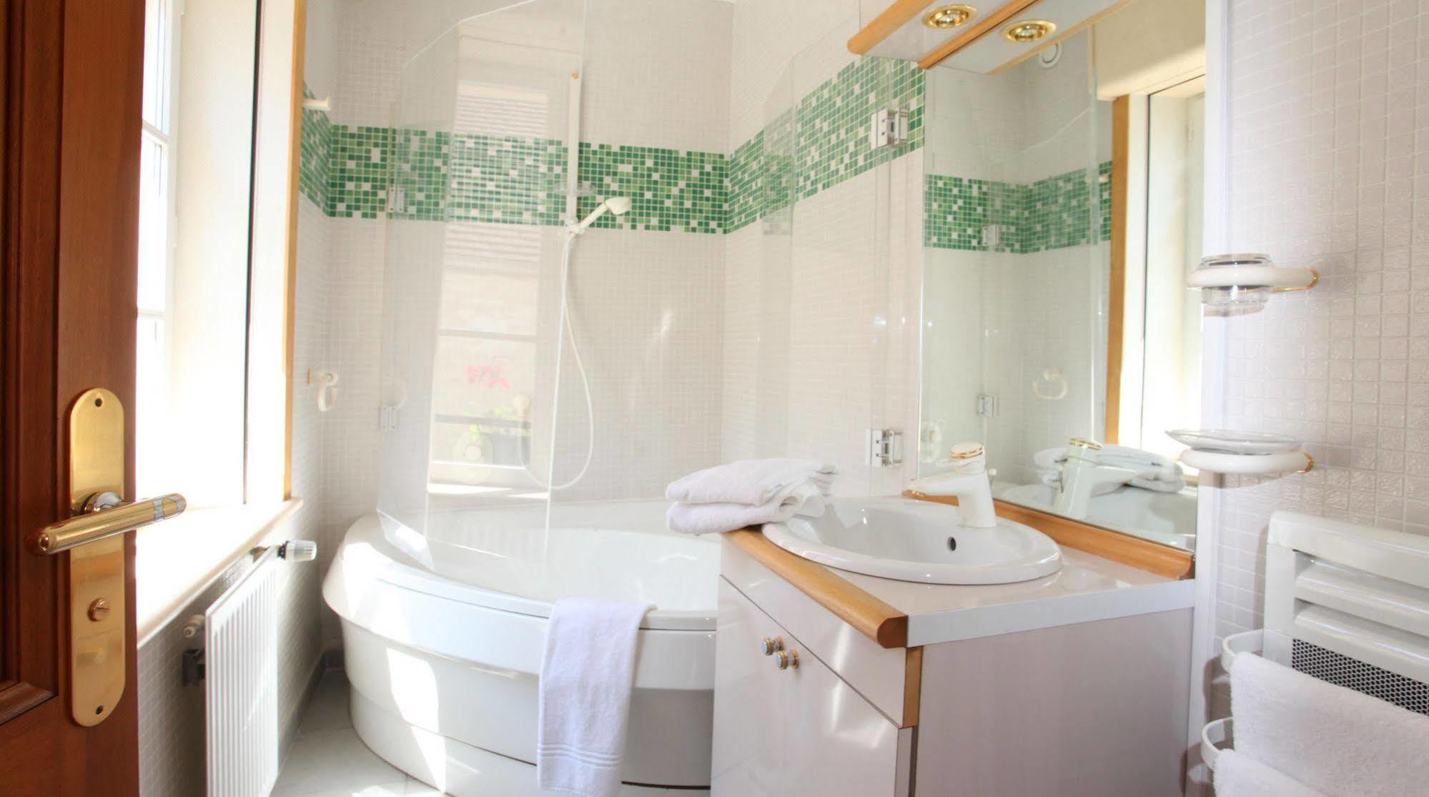 Saint Graal Bed & Breakfast Chamant Bagian luar foto