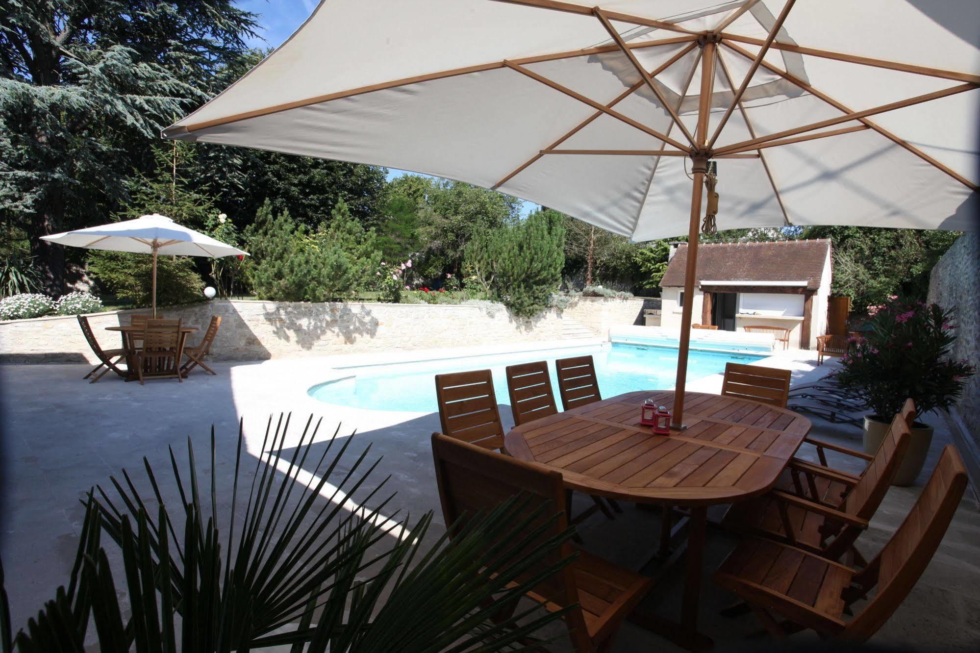 Saint Graal Bed & Breakfast Chamant Bagian luar foto