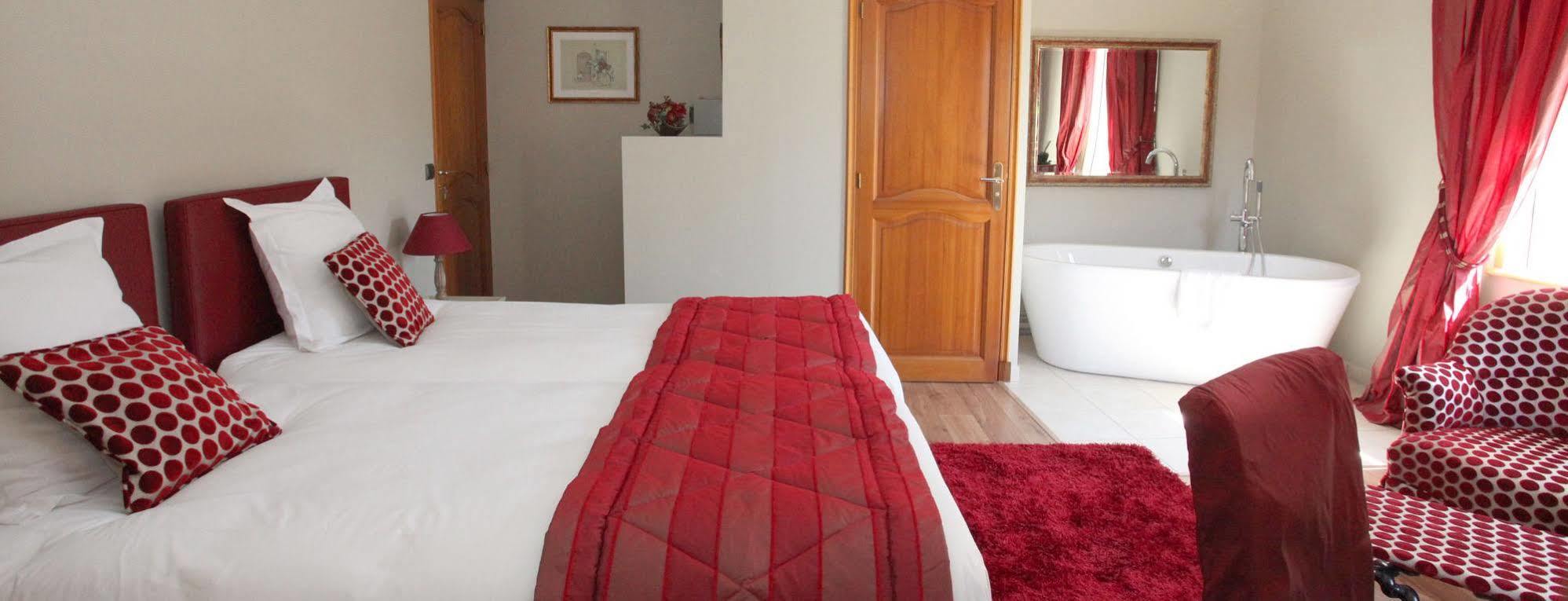 Saint Graal Bed & Breakfast Chamant Bagian luar foto